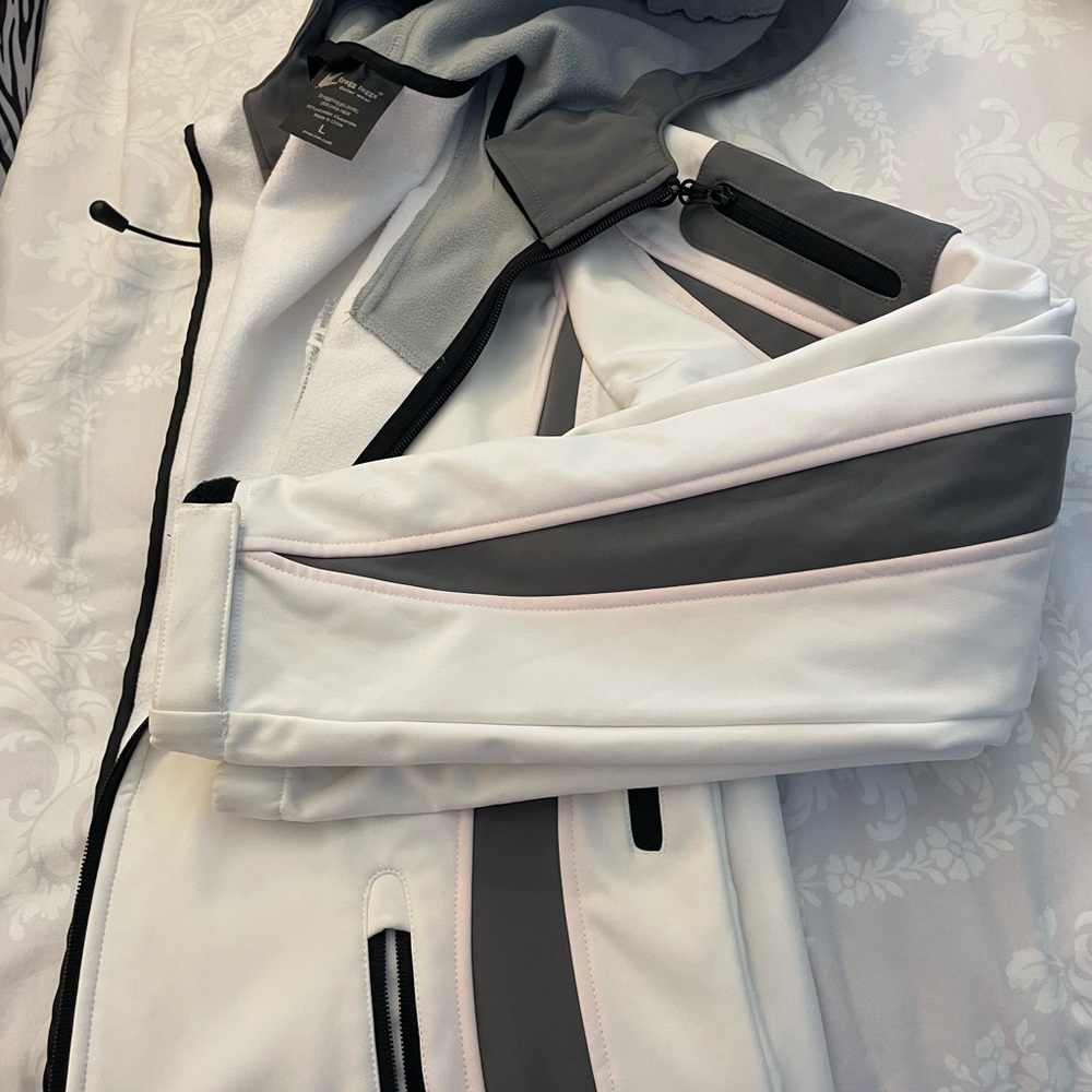 FroggToggs women’s White Softshell rain Jacket with Gray & Pale Pink Accents